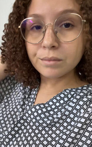 ASSISTENTE DE ALUNOS-mONIQUE